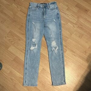 Hollister ultra high rise mom Jean